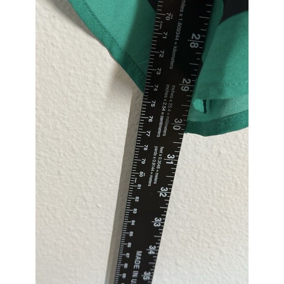 NWOT Women's Size M Green Floral Geometric Triangle Hem Top Bandana Style Blouse - Picture 7 of 9